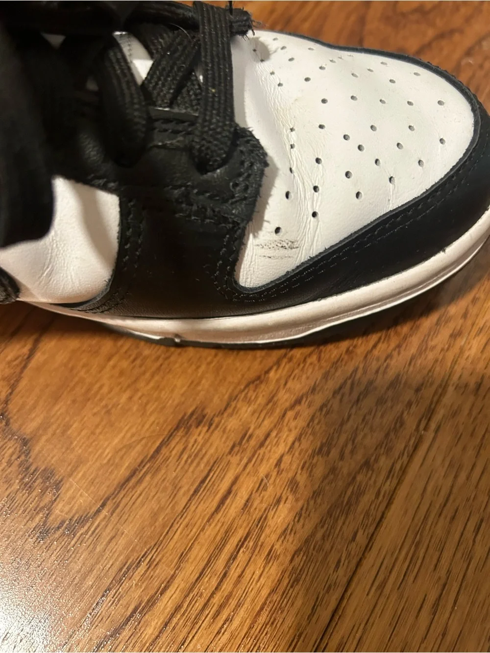Nike Black and White Low-Top Sneakers – Classic Swoosh